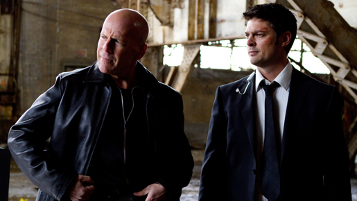 ブルース・ウィリス、若造には負けじ！　『RED』ド派手なアクション映像が到着