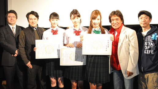 『ケータイ刑事』サプライズ卒業式に大政絢、こらえつつも…涙、涙！