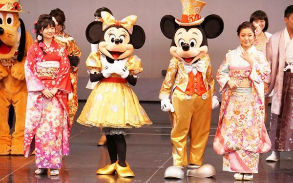 【ディズニー】ミキ＆ミニーが門出を祝福！浦安市成人式がパークにて開催