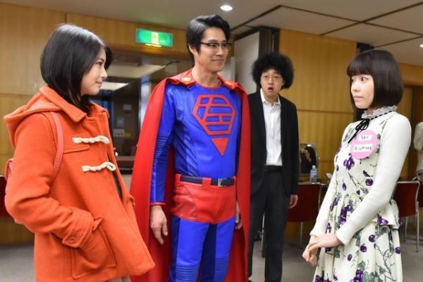 浜辺美波、島崎遥香も憧れる人気アイドルグループのセンターに！ 「スーパーサラリーマン左江内氏」