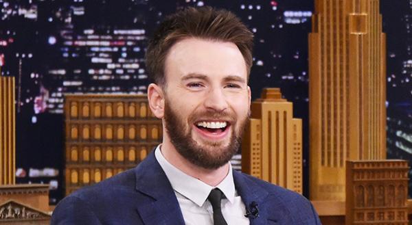 クリス・エヴァンス、アメコミショップでお客さんにドッキリを仕掛けて大笑い