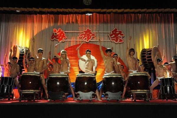 菅田将暉＆野村周平らがフンドシで集結！ 『帝一の國』気合いの太鼓シーン公開