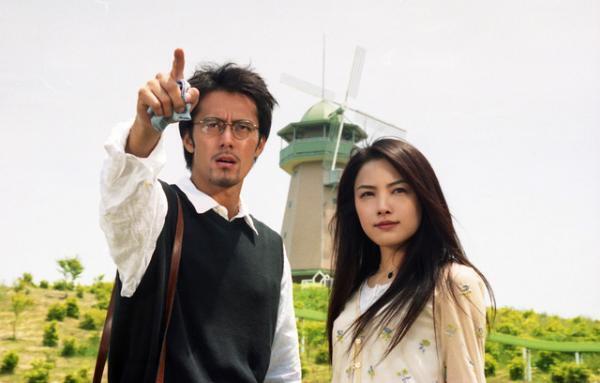 仲間由紀恵×阿部寛「TRICK」シリーズ全作が見放題配信決定！