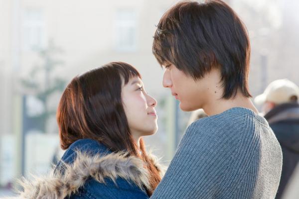 中川大志＆飯豊まりえ、話題の“カーテンの刑”発端はヤキモチ!? 『きょうのキラ君』