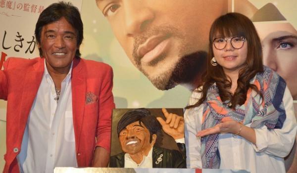 “ちょうどいいブス”芸人・山崎ケイが松崎しげるとリアルキス！「仕事で初めて」