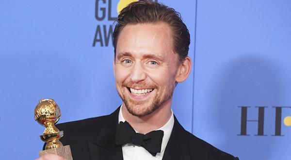 トム・ヒドルストン、あのタンクトップ着用の理由をついに明かす