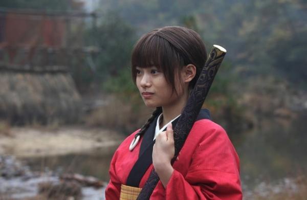 杉咲花、か弱さだけでない“強さ”も体現！ 『無限の住人』新場面写真到着