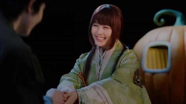 “かぐちゃん”有村架純、かぼちゃの馬車で握手会へ… 新CM「スターかぐや姫」篇