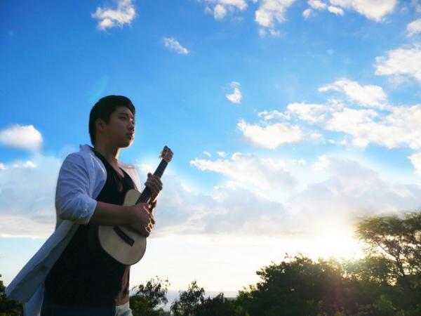 「テラハ」ウクレレ奏者・鮎澤悠介が“卒業ソング”を緊急リリース！