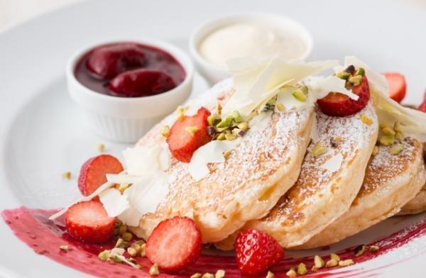 【3時のおやつ】“ピュアな愛情”をイメージ！「サラベス」でホワイトデーの期間限定パンケーキ登場！