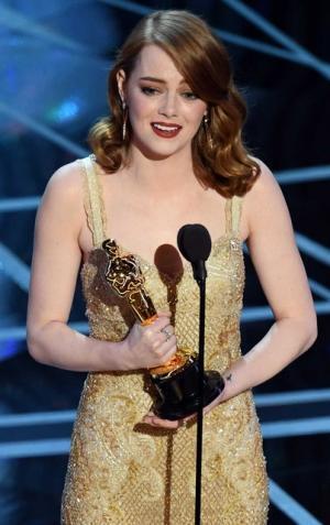 【第89回アカデミー賞】エマ・ストーン、初の主演女優賞に輝く！