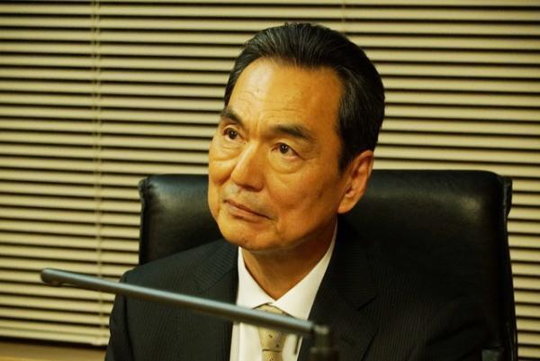 長塚京三、小栗旬＆西島秀俊ら“特捜班”の手綱を握る！ 「CRISIS」