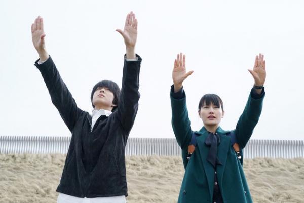 橋本愛の想い人・若葉竜也、神曲「金星」を披露！『美しい星』