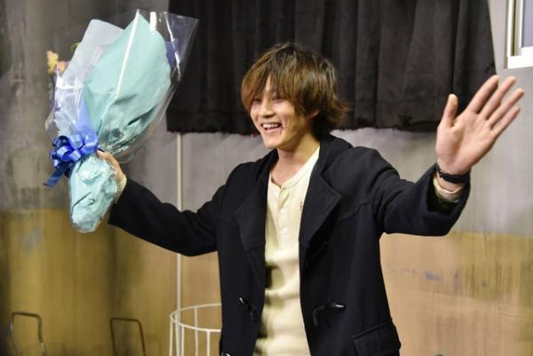 松坂桃李、「日暮旅人」クランクアップ！「24時間マラソンを完走したみたい」