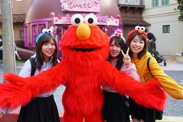 【USJ】学生旅行は“おそろ”コーデ＆ポーズがトレンド！ SNSで発信するゲストが続々