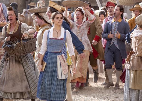 昆夏美の伸びやかな歌声！日本版“ベル”の「朝の風景」がお披露目『美女と野獣』