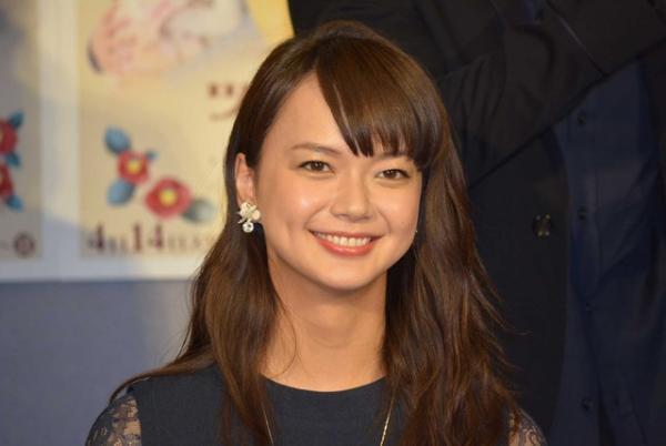 “自称”人見知りの多部未華子、共演者らに「よくしゃべる」とバラされ苦笑い