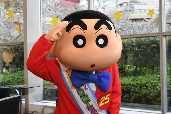中丸雄一、“お尻ブリブリ”初挑戦でしんちゃんとコラボ！