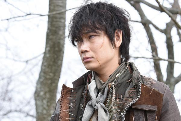 【インタビュー】綾野剛「仕事に慣れているつもりは、これっぽっちもない」新たに染め上げる王道ラブストーリー