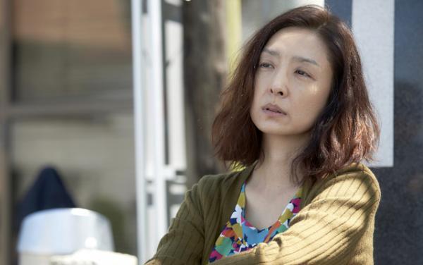 草刈民代、汚しメイクで高良健吾の母を熱演！「なぜ私に？」