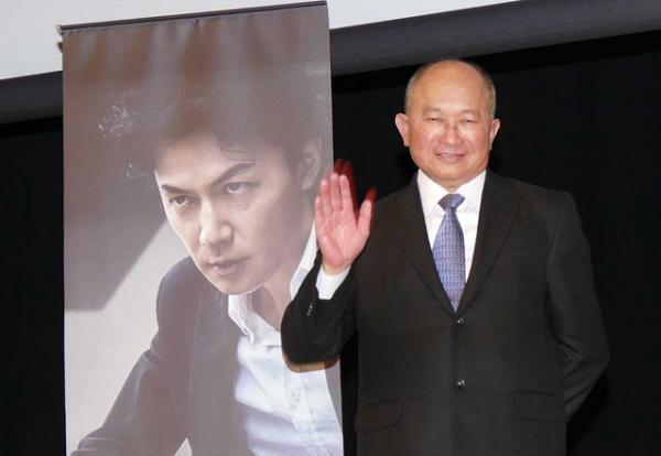 ジョン・ウー監督、福山雅治出演『追捕』の大阪ロケで「“あめちゃん”もらった」