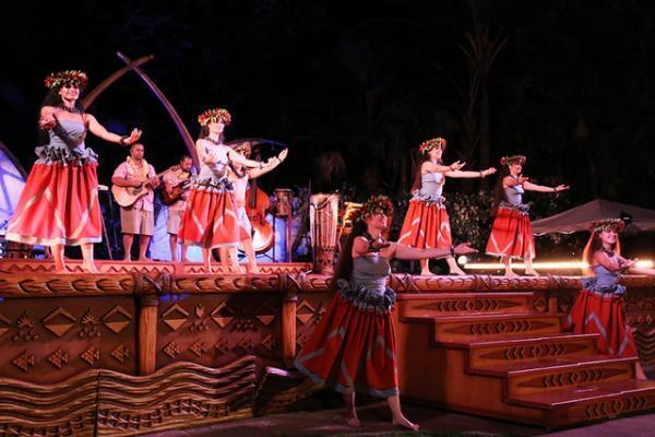【海外ディズニー】ハワイの伝統文化を大迫力のショーで体験！「カ・ヴァア：ルアウ・アット・アウラニ」レポ