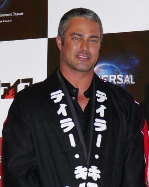 テイラー・キニーが初来日！「シカゴ・ファイア」シーズン6製作決定を明かす