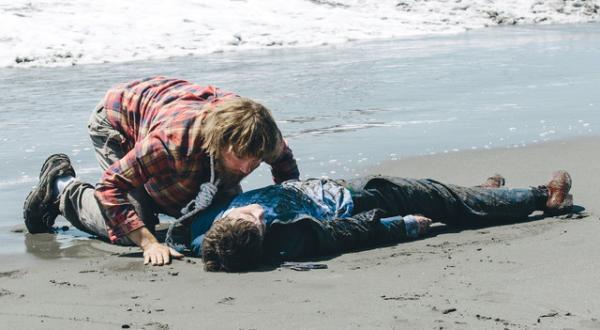 ダニエル・ラドクリフが死体役で主演！ポール・ダノと無人島脱出『スイス・アーミー・マン』