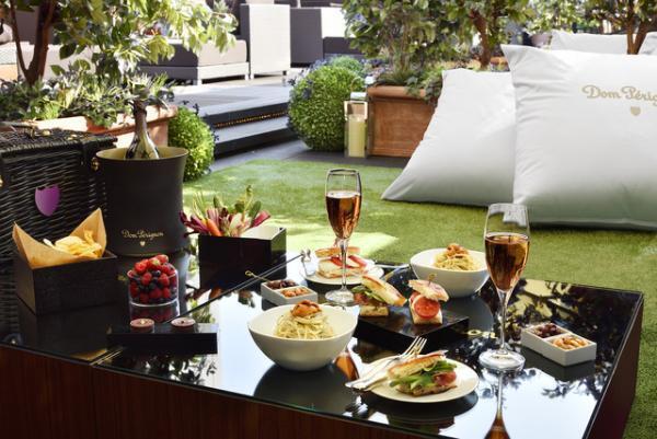 ブルガリ銀座タワーの屋上テラスで「ドン ペリニヨン」流ピクニック気分を楽しむ！