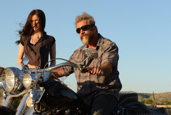 メル・ギブソンにヒュー・ジャックマン、6月はヒゲで魅力万倍の男たちが大活躍！