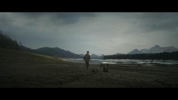 山崎賢人、“時を超える”CMの壮大なロングVer.解禁！注目若手俳優と共演