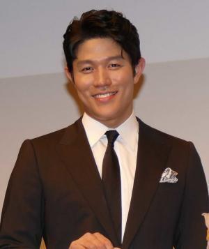 鈴木亮平、宮沢賢治に共感「マニアックなところが似ている」