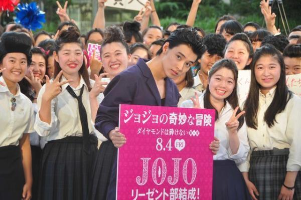 山崎賢人、圧巻のリーゼント女子中高生たちに「グレートですね！」