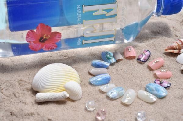 海外でもインスタで話題の「フィジーウォーターネイル」って？ 指先から夏を呼び込むネイルへ衣替え！