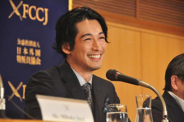 ディーン・フジオカ流、女性へのアプローチ伝授？「相手がいやすいようにエスコートを」