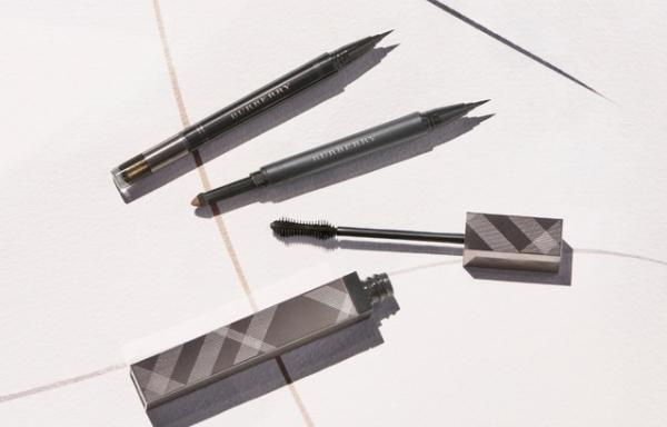 秋メイクのヒントが満載！ バーバリーのメイクアップコレクションの期間限定コーナーが渋谷に出現