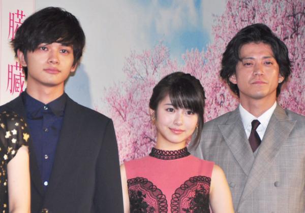 小栗旬、浜辺美波＆北村匠海を絶賛！ 「自分の映画でこんなに泣いたの初めて」