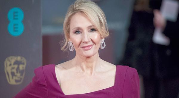 J.K.ローリング、名前をイニシャルにした経緯を明かす