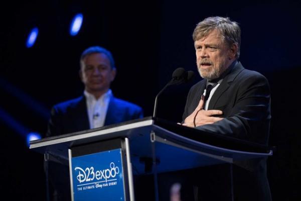 【D23】マーク・ハミル、亡くなったキャリー・フィッシャーさんとともに「ディズニー・レジェンド」に！