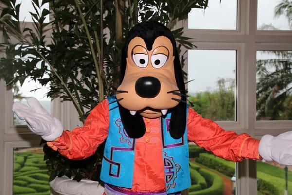 【香港ディズニー】マスター・グーフィーと太極拳レッスン！ホテル宿泊者の充実レクリエーション