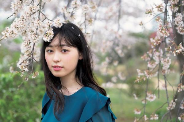 福原遥、19歳の誕生日に3冊目の写真集発売へ！「1年間の成長も感じて」