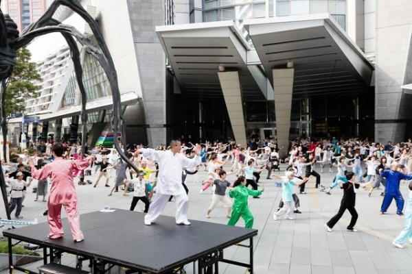 太極拳で夏バテ防止！ 毎年恒例「朝の太極拳2017」が今週末から六本木ヒルズで開催