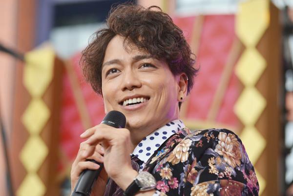 歌い＆踊りながら登場したプリンス・山崎育三郎、汗をかきかき「暑いから服を切りたい！」