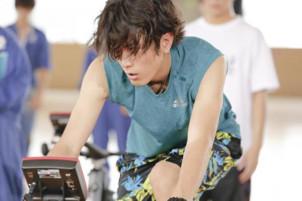 間宮祥太朗、超ワイルドな勝負シーンに最強萌える！『トリガール！』