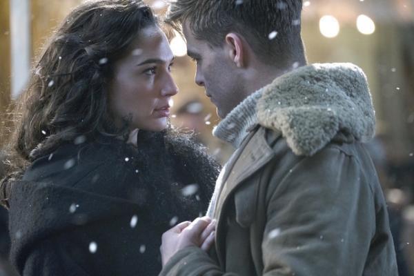 ワンダーウーマンを成長させた「美しくて切ないラブストーリー」に注目！