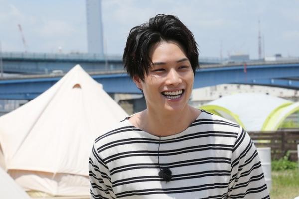 鈴木伸之、不倫ドラマのキスシーンふり返り「不思議な感じ」!?