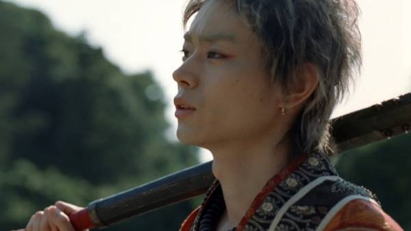 菅田将暉“鬼ちゃん”、「見たこともない景色」を全力熱唱！ 三太郎新CM