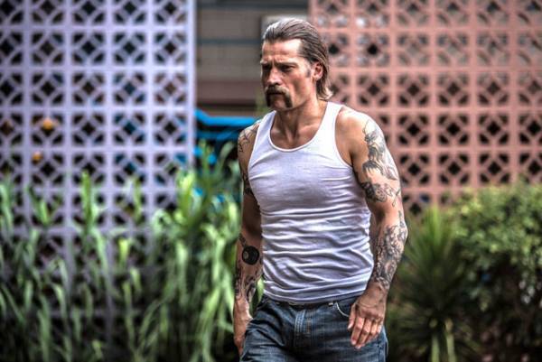 ニコライ・C=ワルドーがギャングに豹変！実際の刑務所で撮影敢行『ブラッド・スローン』予告編