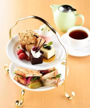 サラベス大阪店にて 午後の優雅なひとときを「アフタヌーンティーセット」スタート