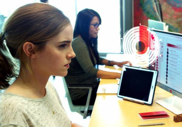 エマ・ワトソンの24時間を1千万人が覗く…『ザ・サークル』劇中写真公開